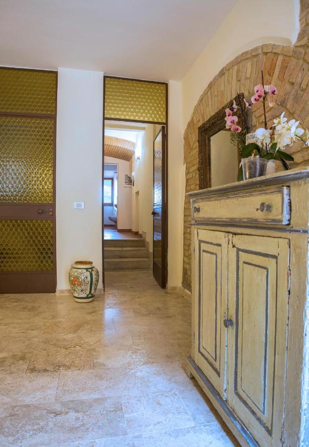 Appartamento Le Palme Con Terrazze In Centro San Gimignano Eksteriør bilde