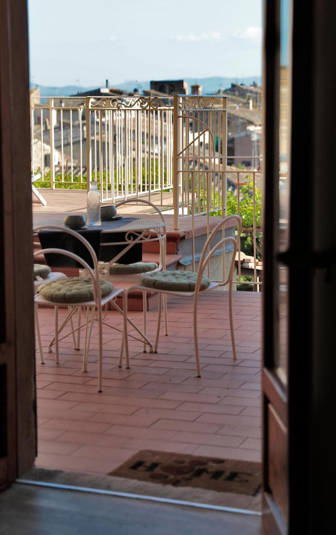 Appartamento Le Palme Con Terrazze In Centro San Gimignano Eksteriør bilde