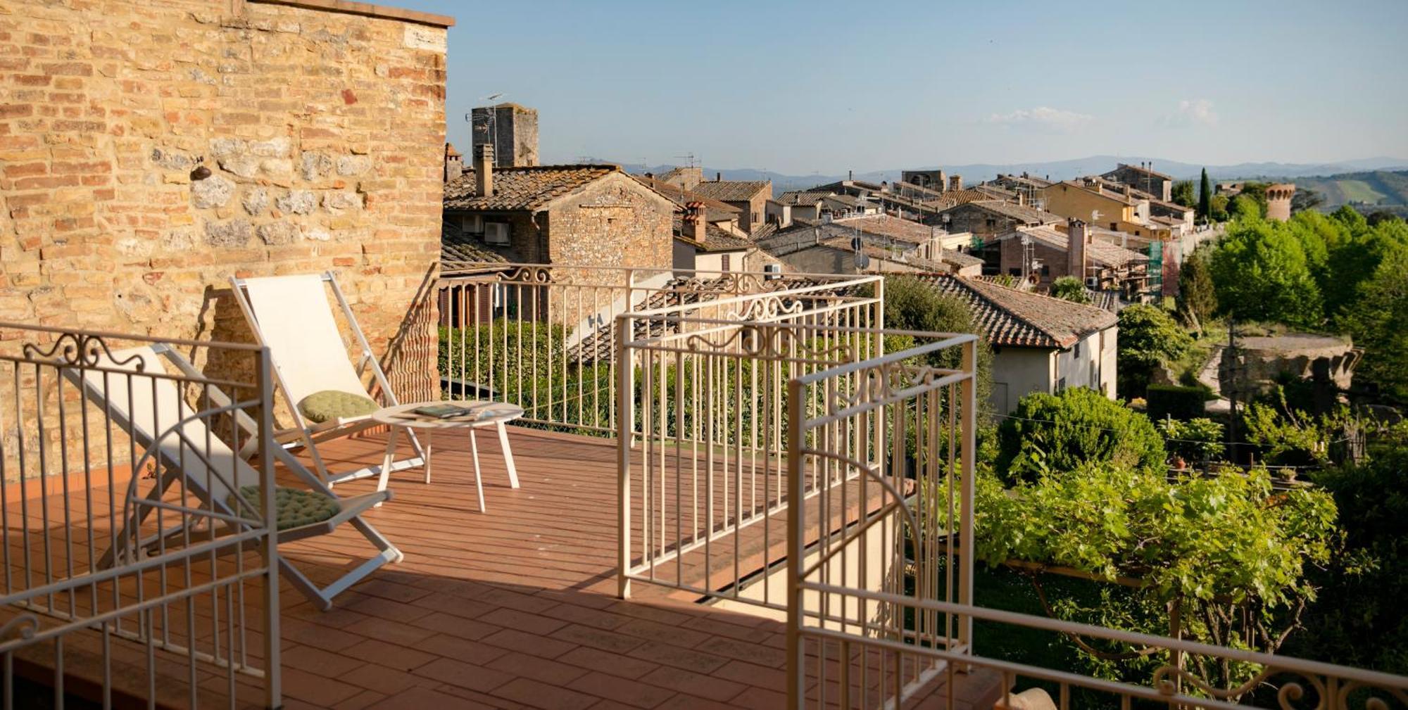 Appartamento Le Palme Con Terrazze In Centro San Gimignano Eksteriør bilde